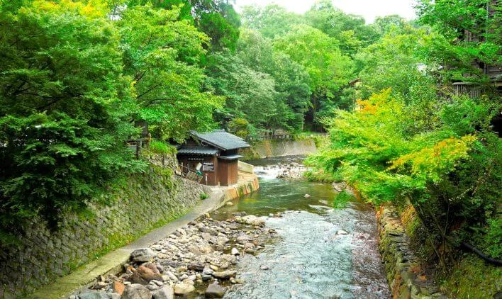 黒川リゾートバイト｜自然に囲まれた場所で働く贅沢のイメージ