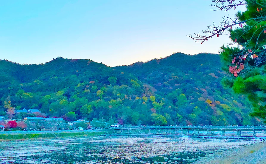 和の魅力あふれる京都湯の花温泉。高級感漂う雰囲気の温泉旅館で住み込みリゾートバイトです
