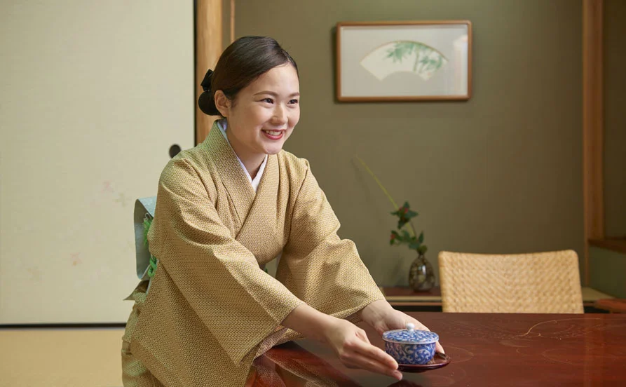 💰✨9月中の採用で2万円のボーナス支給あり【高級老舗旅館で仲居さんのお仕事】英語活かせる／高時給／個室寮