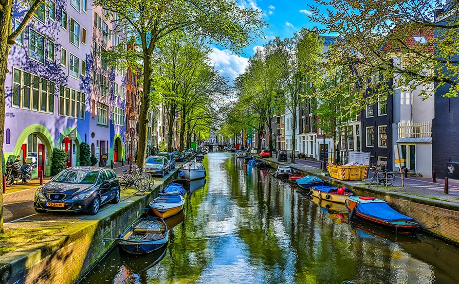 ＼特典満載／お休みの日は【入園無料】で楽しめる💖日本で一番大きなテーマパーク★