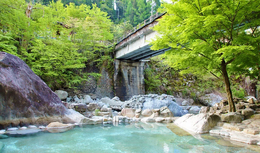 外国人観光客にも人気の奥飛騨温泉郷♨【語学を活かせる】Wi-Fi完備の個室寮☆無料です！