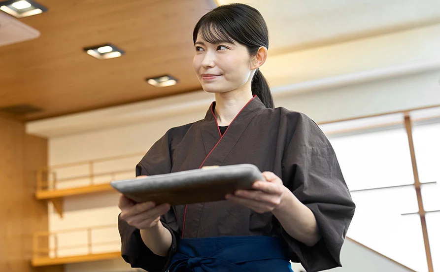 【高時給】秋の海と温泉、両方楽しめる伊東温泉でリゾートバイト《10月スタート》寮費無料／食事提供あり／友人同士・カップルでの応募OK！