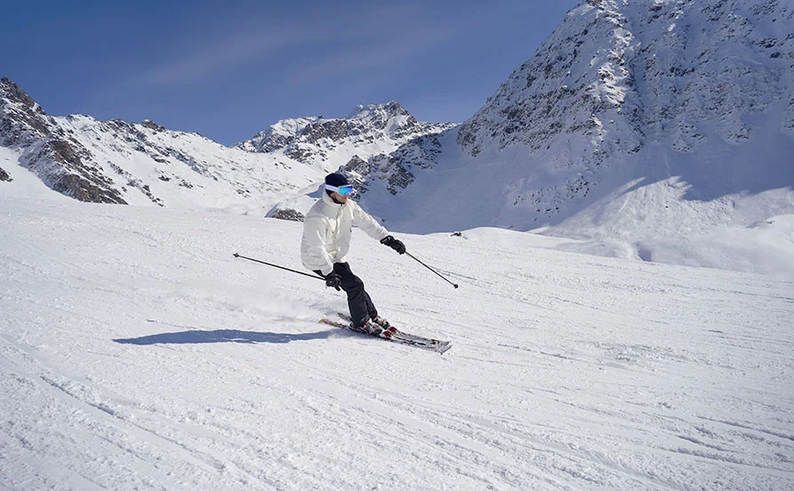 語学を活かせる☆スキー場案件🎿無料リフト券がついてくる！寮まで送迎🚙