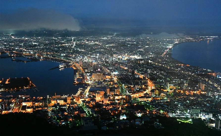 ＼8月／北海道の大自然を感じながら！【リゾートバイトだから出来る、未経験からのスタート】お仕事の後は温泉に入れます♪