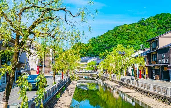 関西人気温泉地♨城崎！有形文化財の老舗お宿☆生活環境◎寮も完全個室！！好条件のおすすめ求人です