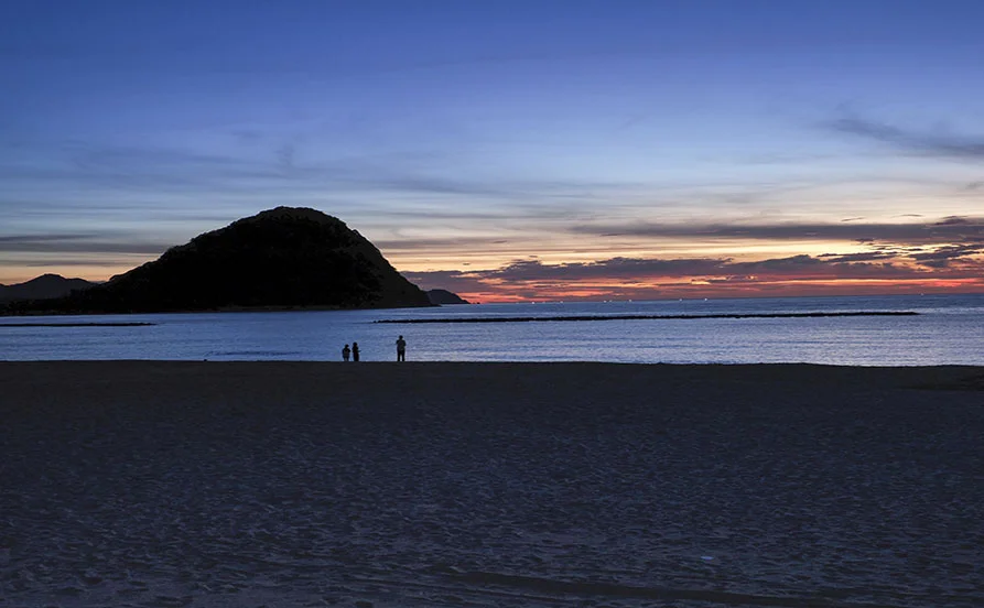 Wi-Fi完備の個室寮×生活環境◎コンビニ・スーパー徒歩圏内！歴史が息づく萩の絶景リゾートホテルでお仕事しませんか？