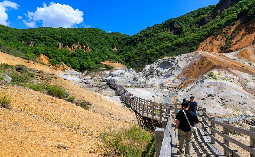 【北海道】まるで温泉天国♨登別の有名温泉旅館でBARのお仕事♪未経験の方も大募集中💁‍♂️