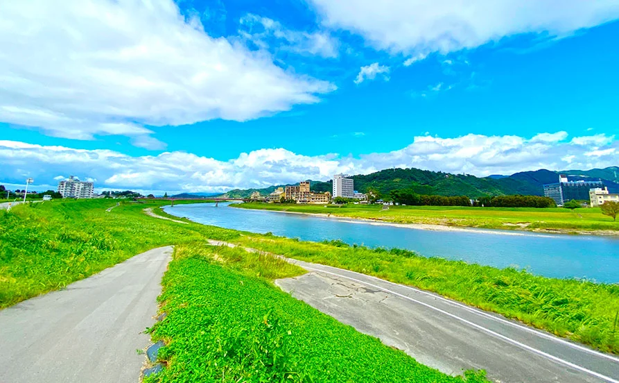 ＼福岡県・原鶴温泉♨／ 秋は趣があるお宿でリゾートバイトしませんか？寮環境★最高✨