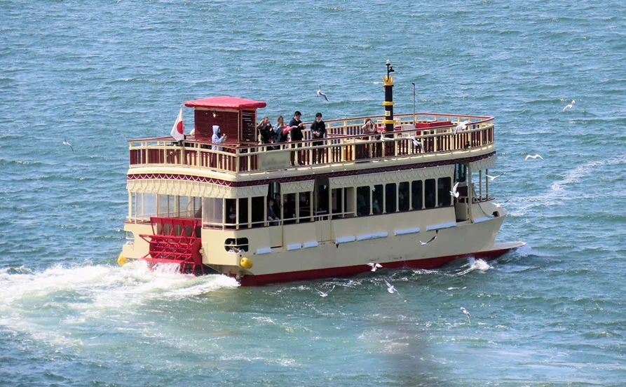 今年の春は湖畔ホテルでリゾートバイトしませんか？😊毎日温泉入れる／客室寮で通勤楽チン／食事提供あり美味しいバイキング✨