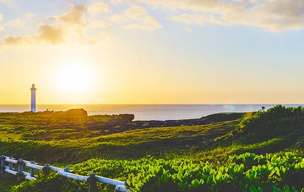 【ビーチは寮から徒歩1分】沖縄本島のリゾートホテル！ごはん2食支給のリゾートバイト✌