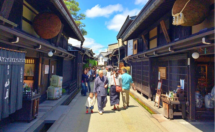 《高山》高時給でフロントの募集🙌10月スタート☆駅すぐの大型ホテルで周辺には古き良き街並みも♪