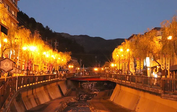 ＼未経験者OK／日本三名泉♨岐阜県下呂温泉【老舗大型旅館】温泉入浴可能×コンビニ・駅が徒歩圏内