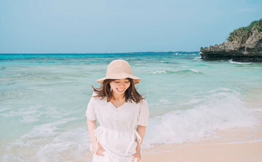 沖縄で最も美しいビーチに佇む大型リゾートホテルでリゾートバイト！駐車場が無料なので車持ち込みもOK♪