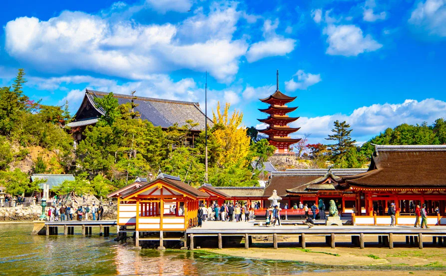 【10月スタート】＼高時給✨／宮島でリゾートバイト！経験を活かしてデシャップ業務♪