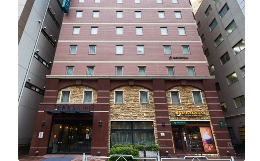 【通い勤務】高時給!!未経験OK!! WワークOK！大手ホテルのフロントスタッフ募集中