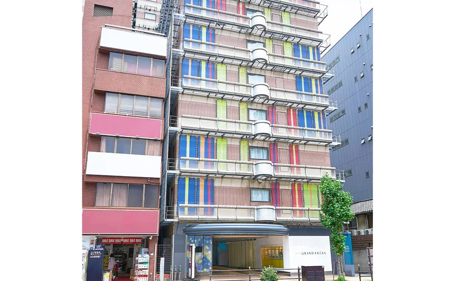 通い案件【12月スタート】未経験OK！大阪なんばの大手ホテルで高時給フロントデビュー✨研修充実で安心◎