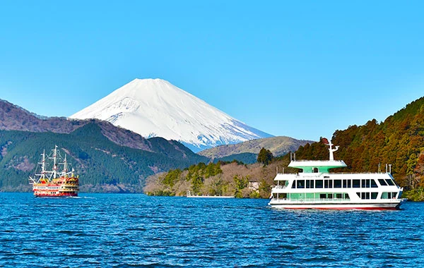 寮は水回りも完備された完全個室✨毎日の通勤は送迎サービスあり！高時給1,400円でフロント受付のお仕事です！