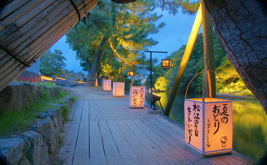 美肌で有名な温泉に毎日入浴できる嬉しい特典付き求人🙌個室寮は大人気♪夏の募集！【玉造温泉】