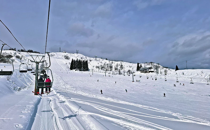 \スキー場特典◎/友人同士でのご応募も歓迎🙌温泉にも入浴できる好条件のリゾートバイト♪