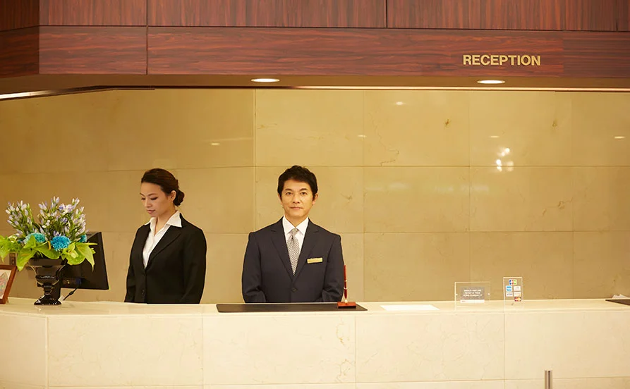 ＼人気の通し勤務／京都市内まで約30分！自然と便利さ！どちらも叶う湯の花温泉でフロントスタッフ募集