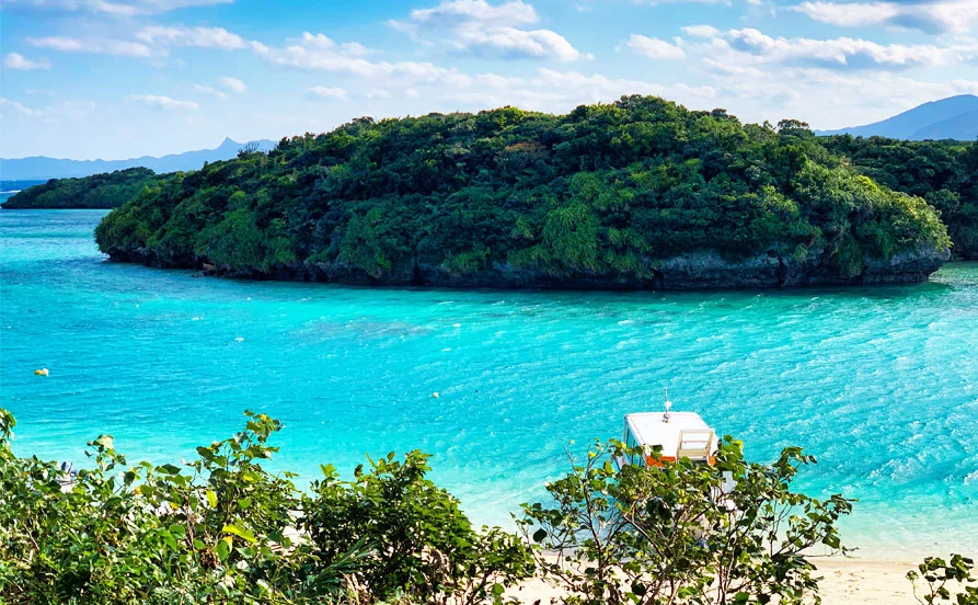 【寮は個室タイプ】海が目の前の南国リゾートホテルでリゾートバイト🌴お休みの日はマリンレジャー満喫♪