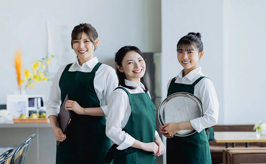 自然豊かな洞爺湖で働こう🌲個室寮、3食支給、毎日温泉入浴も可能！2月スタートのリゾートバイト✨幅広い世代が活躍中！湖畔のホテル