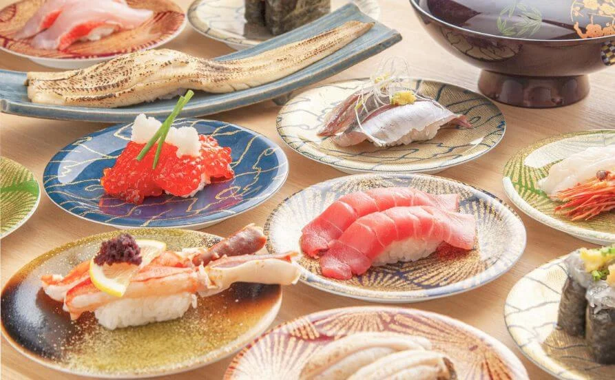 【駅構内の回転寿司屋さんでホール担当🍣】寮まで徒歩1分！個室タイプでプライベートも安心☆