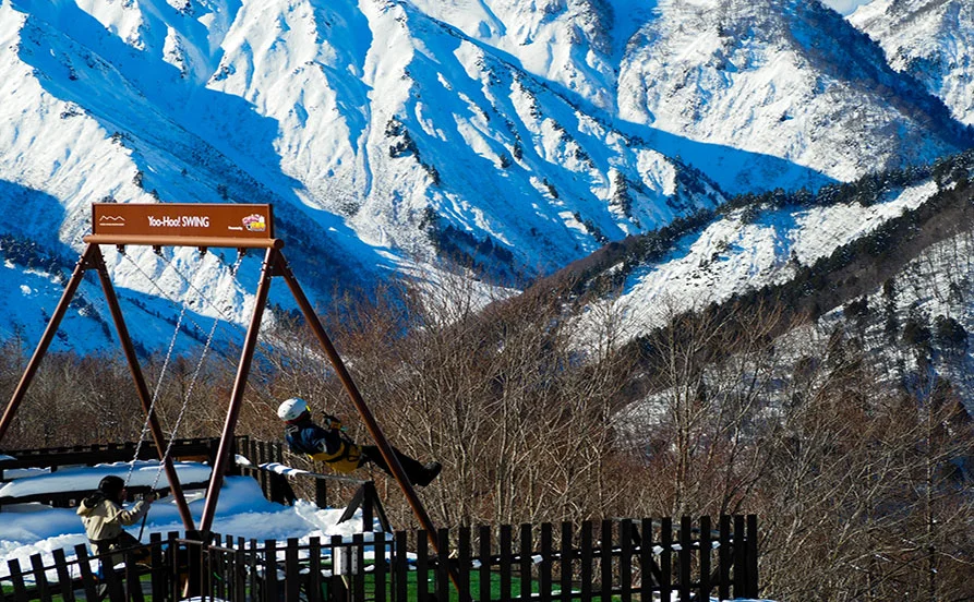 ＼仕事終わりは絶景温泉へ／白馬の自然と温泉を満喫できる贅沢リゾートバイト🏔️