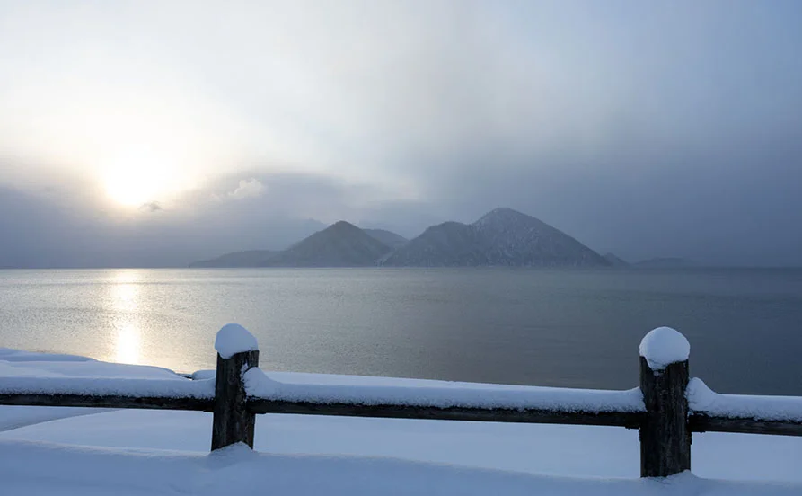 ＼満了率高い／洞爺湖のほとりに佇むホテル☆2026年から始めるリゾートバイト👍【嬉しいポイント】温泉入浴可能×食事が３食提供あり