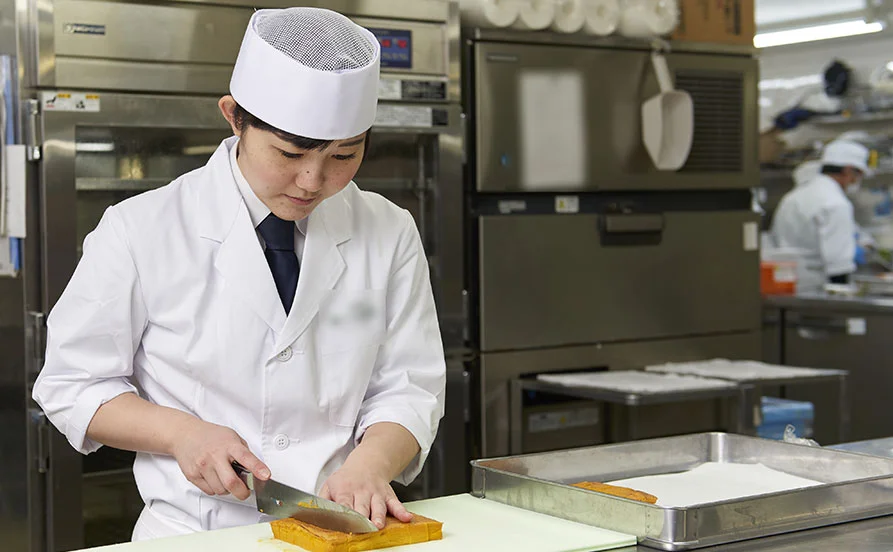 【就業特典多数】外湯巡りが楽しめる！寮もキレイです😊調理補助経験者必見👀✨