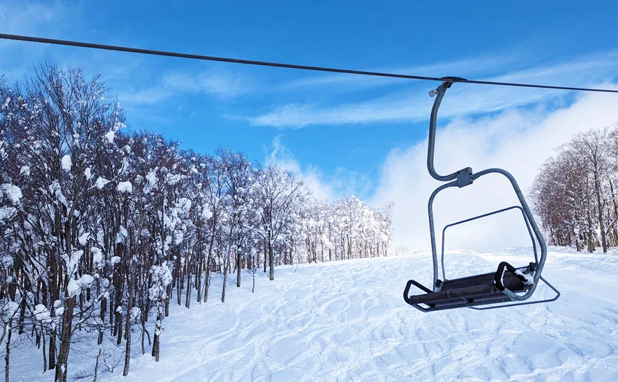 長野県のファミリーにも大人気の大型ホテル隣接のスキー場でリフト係の募集🤗食事も毎日3食提供❗