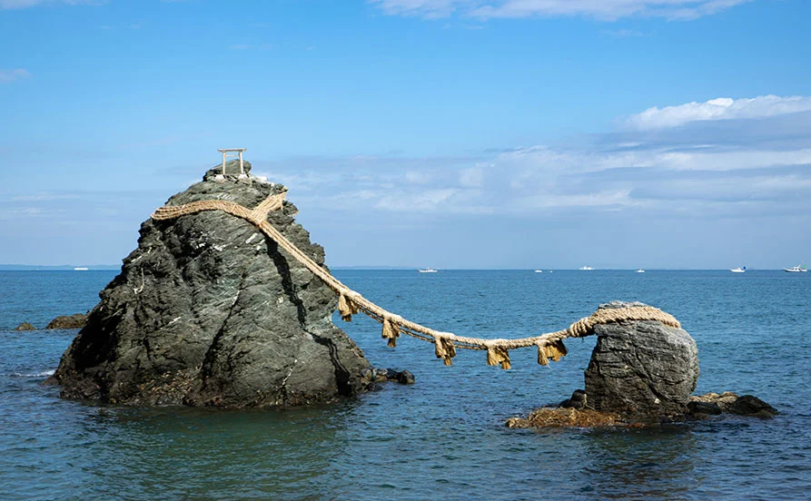 【通い勤務】未経験者〇｜人間関係良好高✨お風呂は温泉です！寮は個室😊絶景ロケーションのホテル