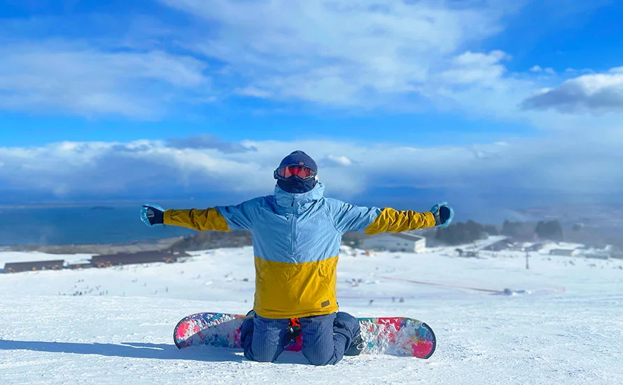 【1月スタート募集】雪国ならではの絶景×温泉♨休日はホテル直結のゲレンデでスキーを満喫☆