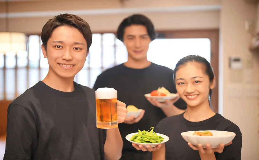 【秋から始める島ぐらし🌊】 髪色明るめOK！通しシフトで生活リズムも整えやすいリゾートバイト🌈