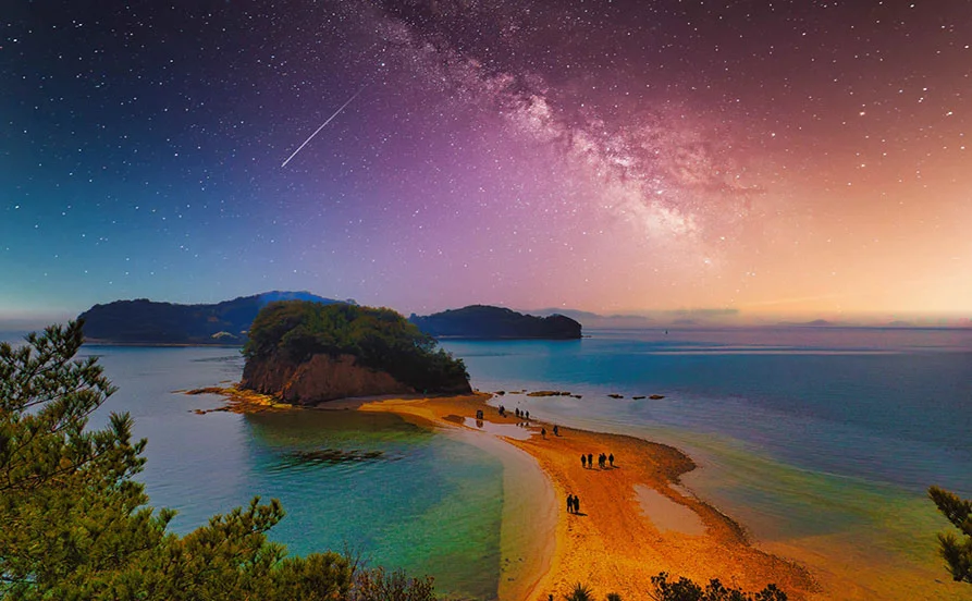 ＼人気条件そろってます／ 3食付き×個室寮×寮費無料！ロケーション抜群☆大型リゾートホテル【毎日温泉入浴OK】