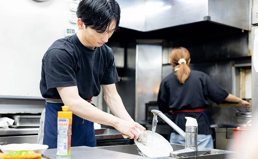 人間関係良好な職場《北軽井沢の大型ホテル》洋風の館内寮✨通勤も便利！個室タイプでバストイレ付き🙌