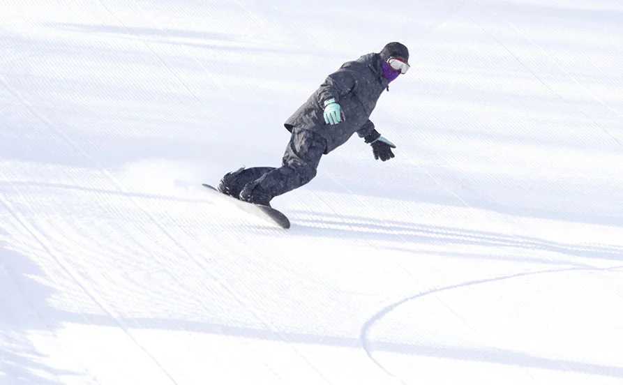 【ナイターも滑れる好立地】標高1,500mのゲレンデから眺めるパノラマビューは圧巻!お仕事も遊びも全力で楽しめます。