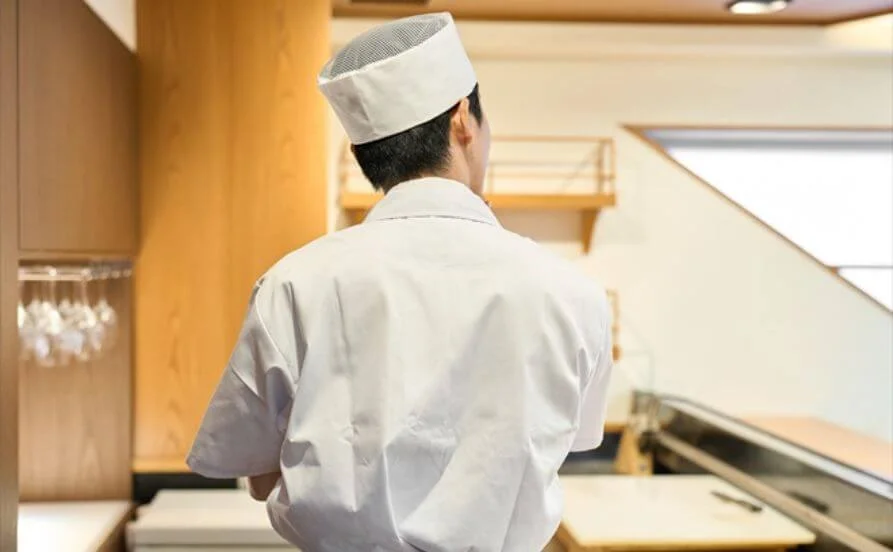 《調理経験がある方大募集🔥》高時給💰1,600円でしっかり稼げる！寮環境◎シャワー・トイレ付の完全個室✨