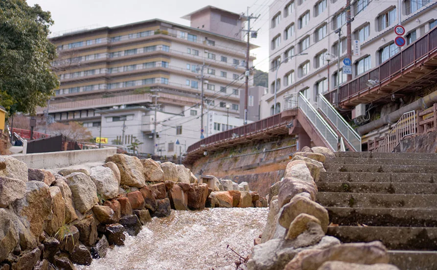 上品な接客を学びたい方へ！着物を着て働ける人気エリア有馬の温泉旅館求人でました✨高時給1,500円！