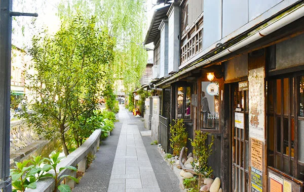 下田市街地からすぐの隠れ家的リゾートホテルでリゾートバイト★潮風を感じながらの生活、憧れますね♪