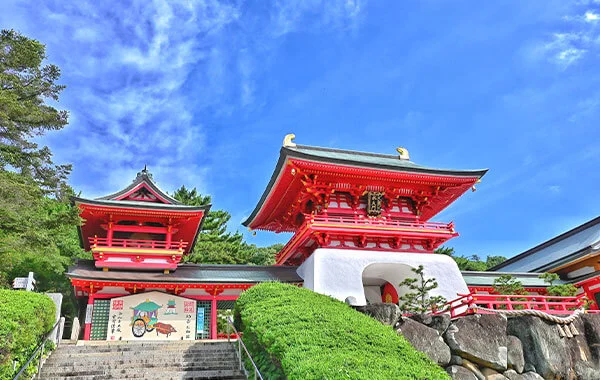 リゾートバイトならではの贅沢♪【毎日温泉入浴OK】山口県湯田温泉の老舗温泉旅館で接客・配膳のお仕事です！