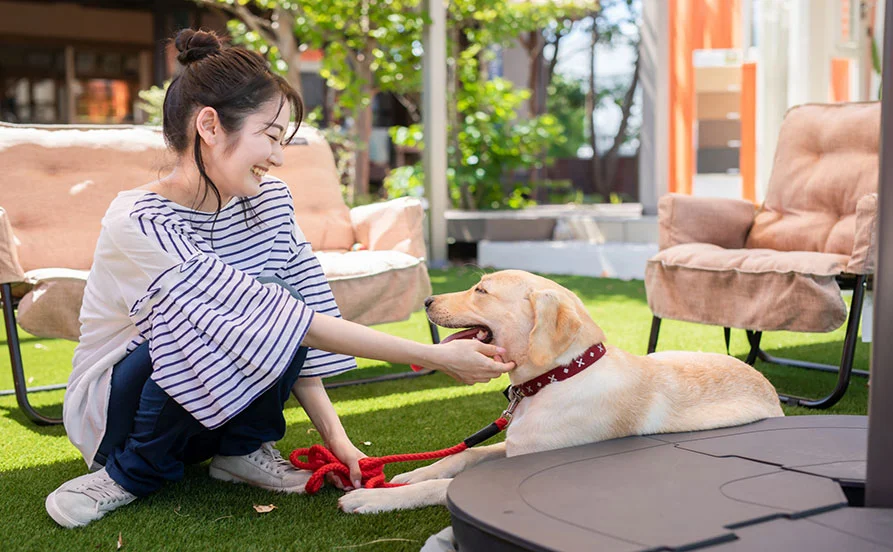 ＼満了率◎／人気のカフェスタッフ求人【好条件】自転車貸出あり／人気の客室寮でTV・WiFiつき