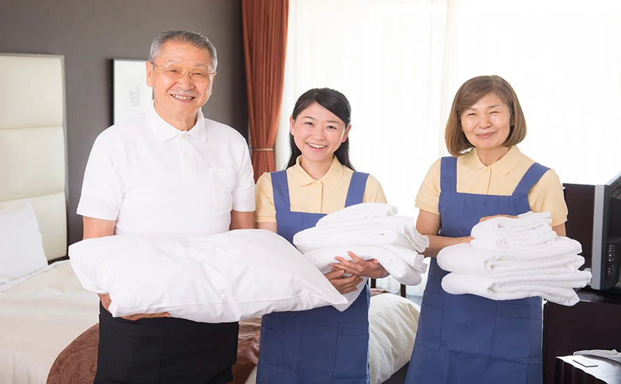 【通し勤務で働きやすい！】 北軽井沢の大型リゾートホテルで住み込みバイト！未経験者OK×派遣スタッフ多数×人間環境良好😊