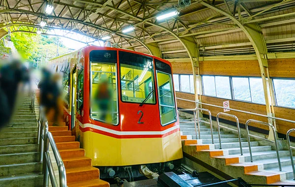 リゾートバイトで富山県へ行こう☆美しい大自然に囲まれた高原ホテルでフロントのお仕事です♪