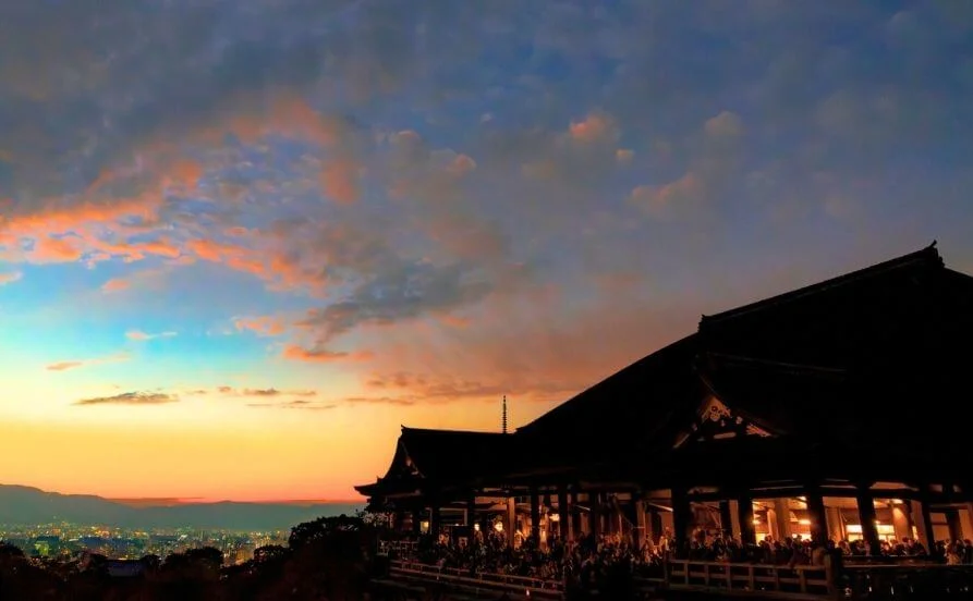 【寮内はWi-Fi完備】寮費無料です😊食事は休日も無料で提供有り🔥さらに休日はお宿自慢の温泉に入浴可能✨駅チカで休日のお出かけも楽々です！