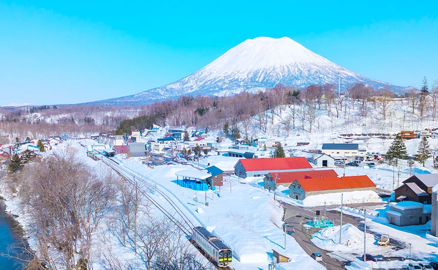 ＼12月スタート／人気の北海道ニセコのスキー場でリゾートバイト☆寮にはうれしいWi-Fi完備！