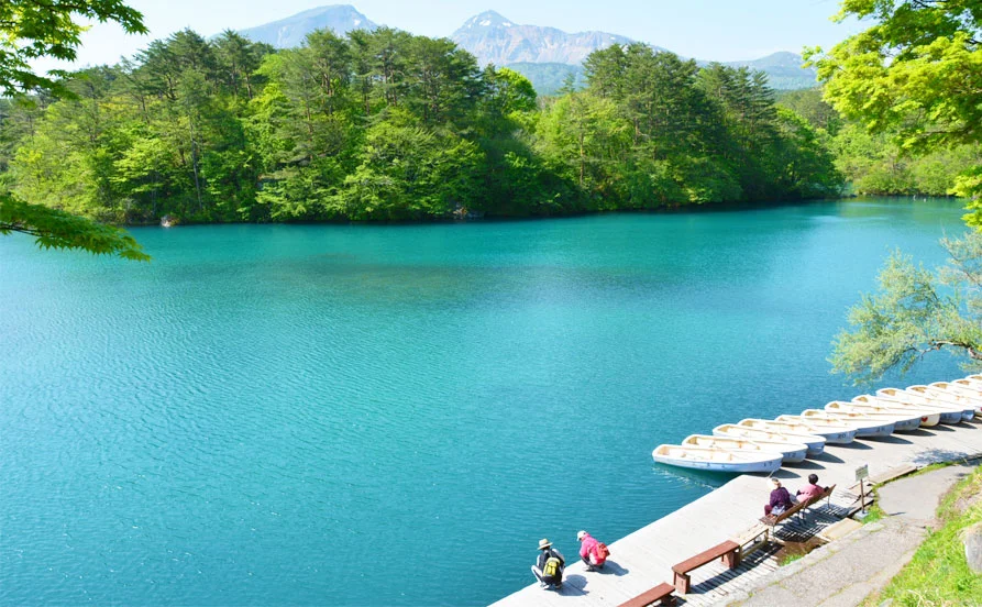 ＼10月スタート／【絶景】あの鬼を退治するアニメで出てきそうな温泉宿でリゾートバイト☆食事も2食ついて食費は無料🙌未経験歓迎🔰