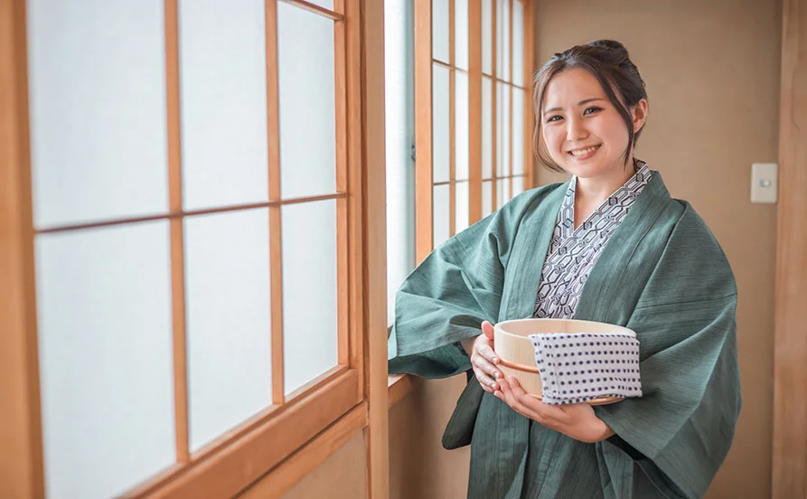 【好条件そろいすぎ！】 登別温泉ど真ん中のスタイリッシュホテルで業務全般♪ 毎日温泉OK×個室寮×食事付きの贅沢環境！