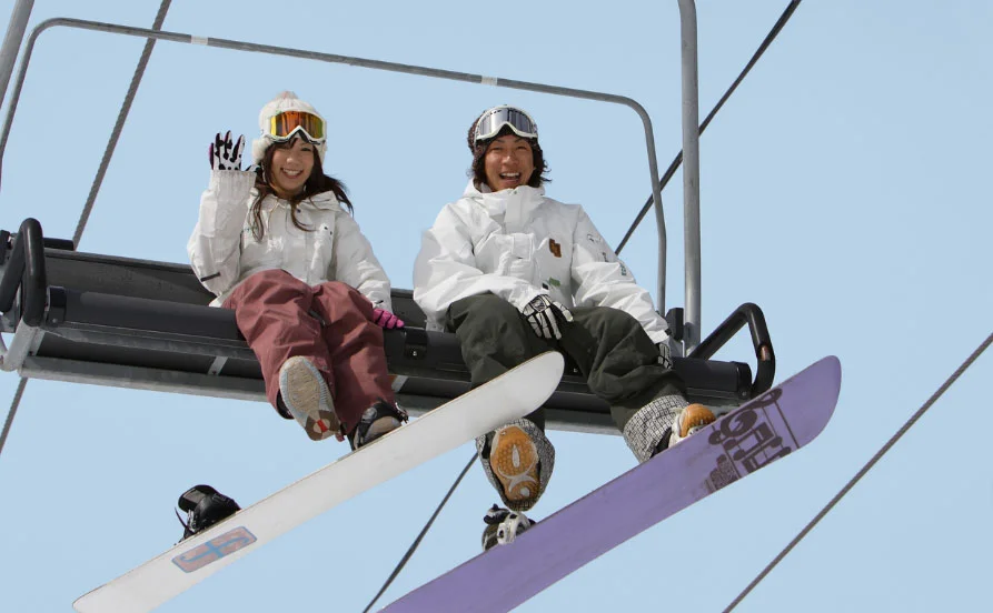 【通し勤務×高時給】 人気スキー場でレアな看護師求人登場！ 応急処置や体調管理など安心を届けるお仕事⛄