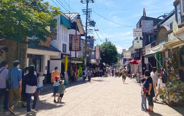 【館内寮・ネット環境◎・毎日温泉♨】好条件な軽井沢でリゾートバイトのお仕事です！
